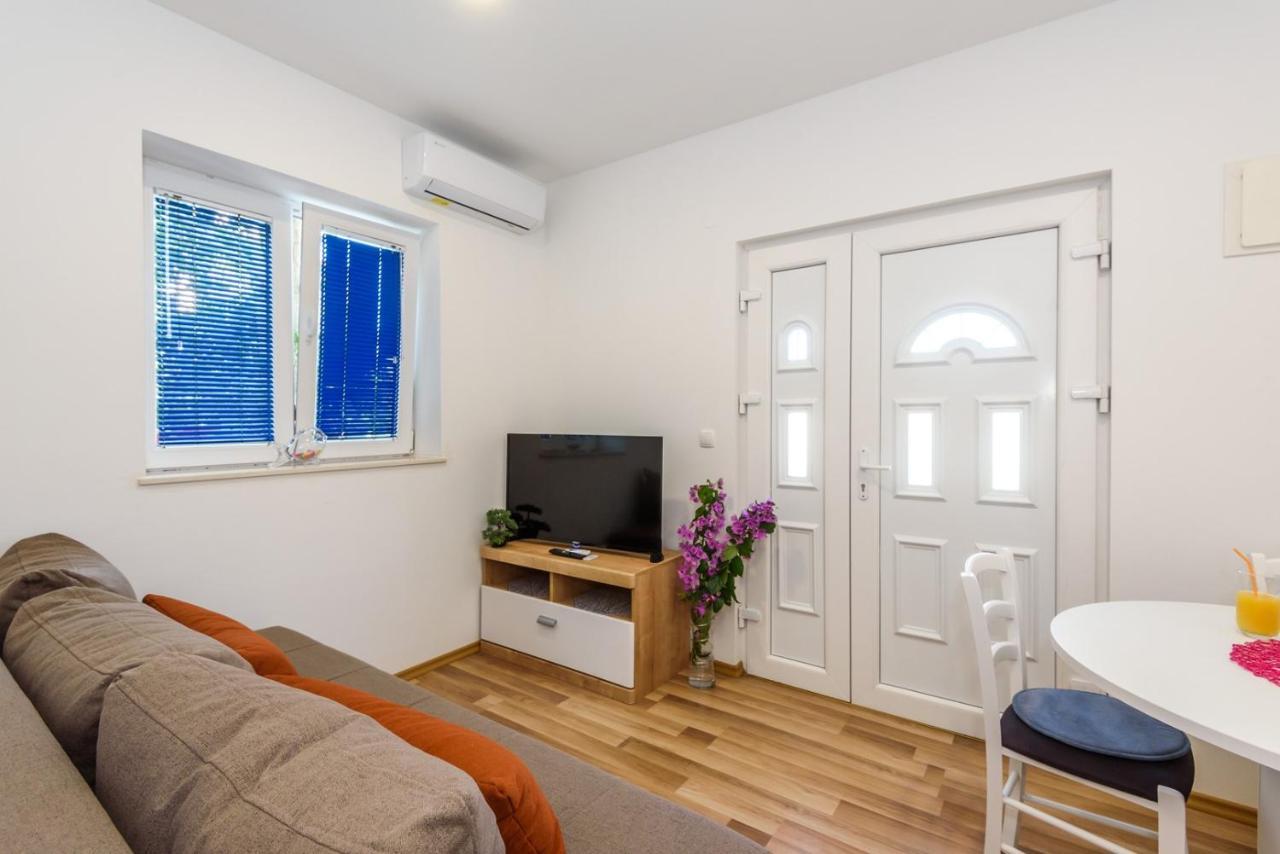 Apartment Dego Near Ploce, Riverfront, Parking Rogotin 外观 照片